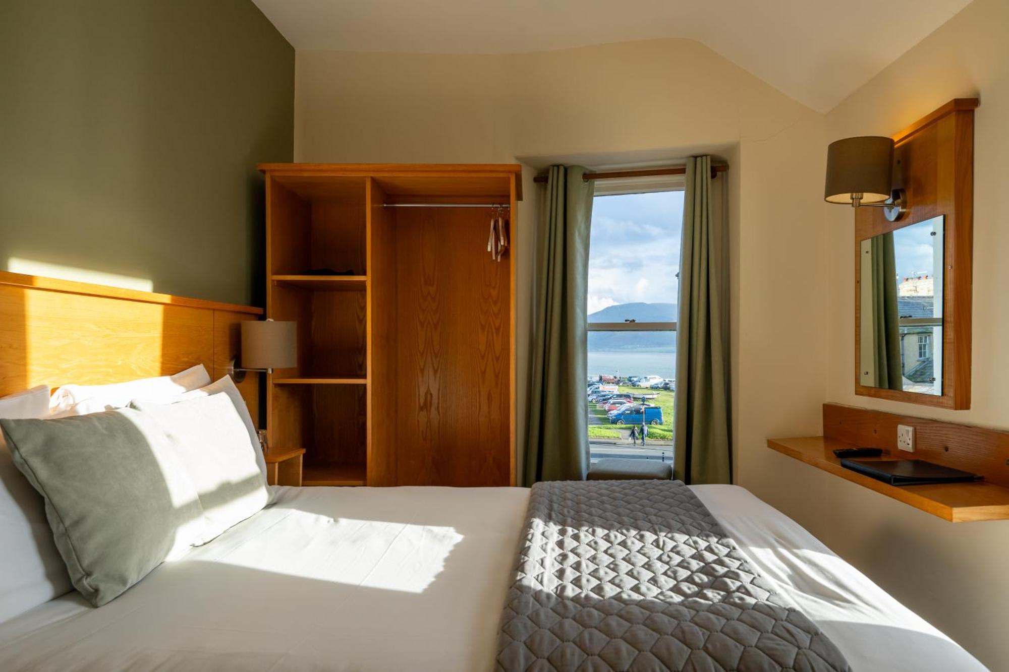 Castle Court Hotel Beaumaris Exterior photo