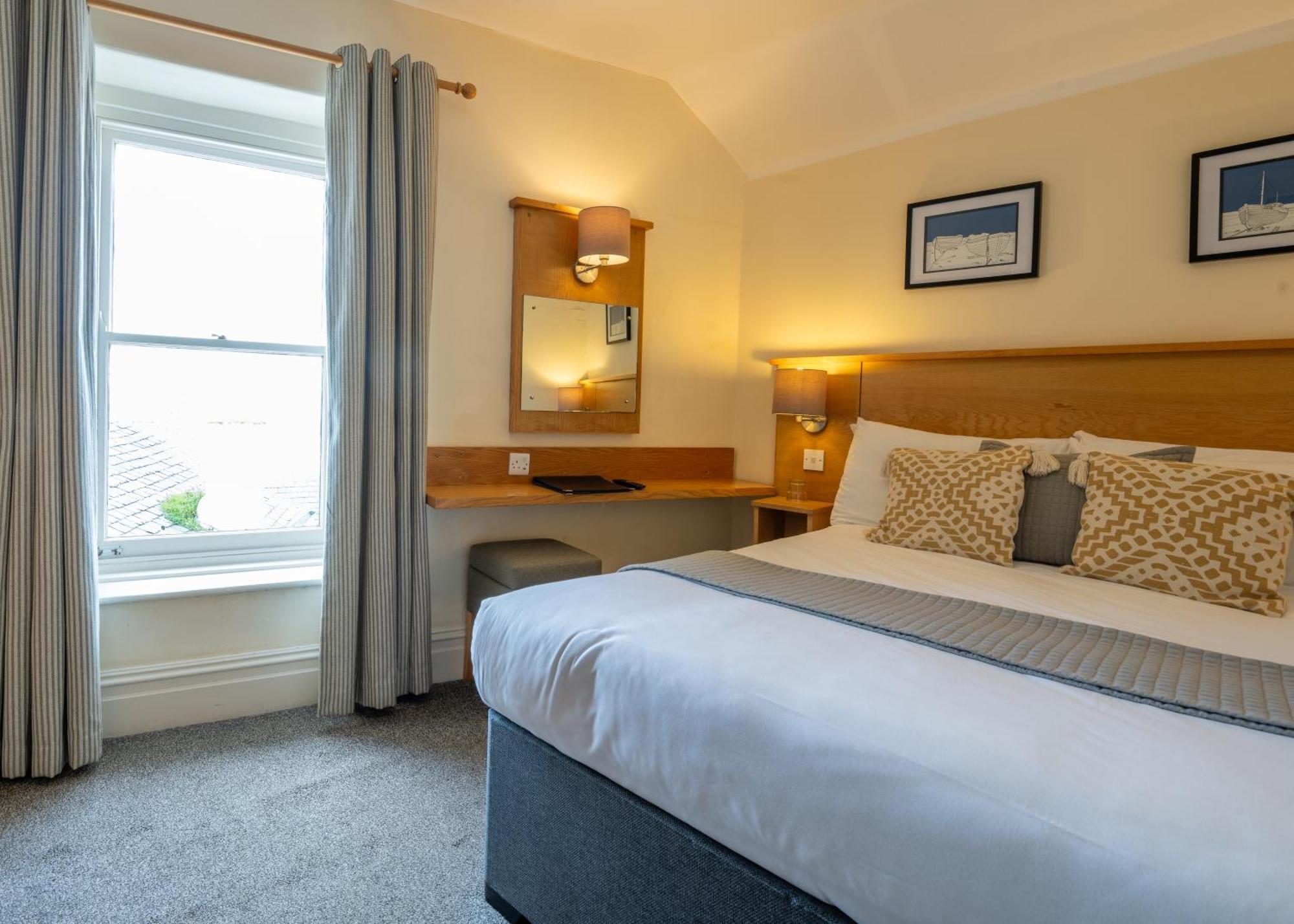 Castle Court Hotel Beaumaris Exterior photo